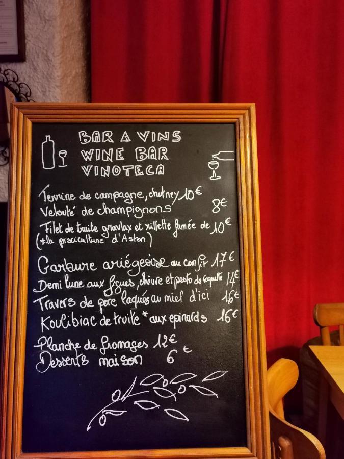 Logis Hotel Restaurant La Barguillere Saint-Pierre-de-Rivière エクステリア 写真