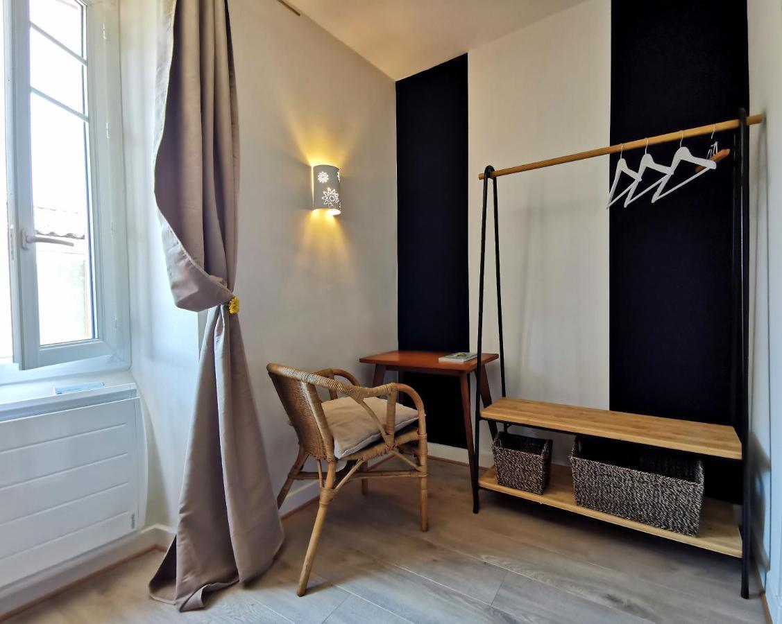 Logis Hotel Restaurant La Barguillere Saint-Pierre-de-Rivière エクステリア 写真