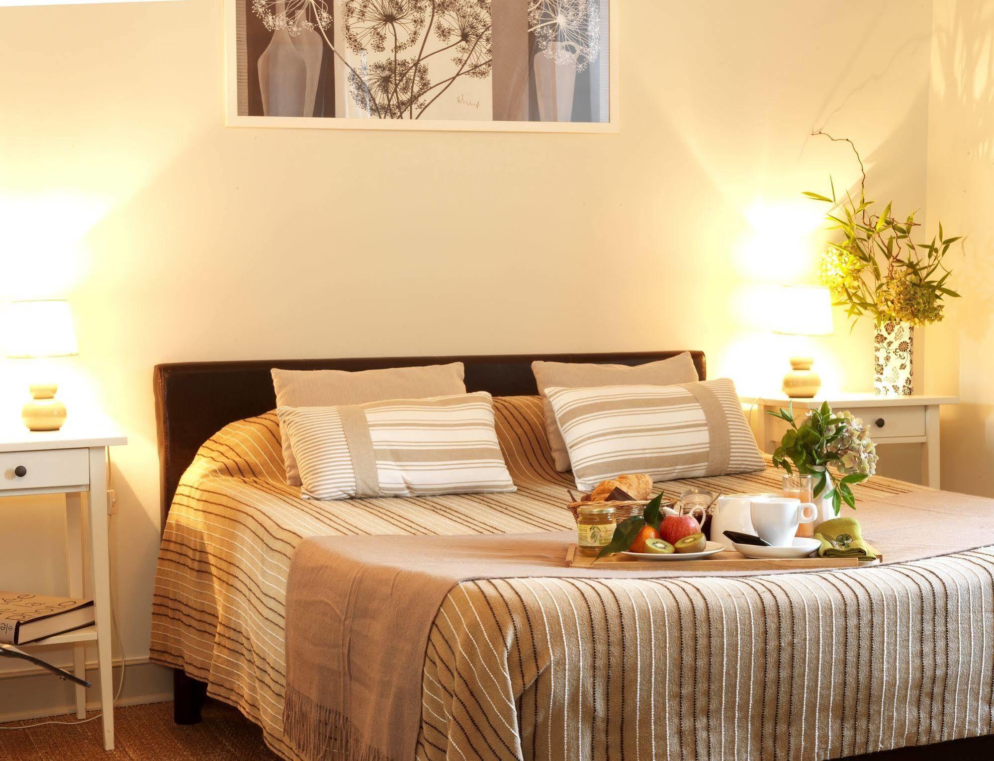 Logis Hotel Restaurant La Barguillere Saint-Pierre-de-Rivière エクステリア 写真