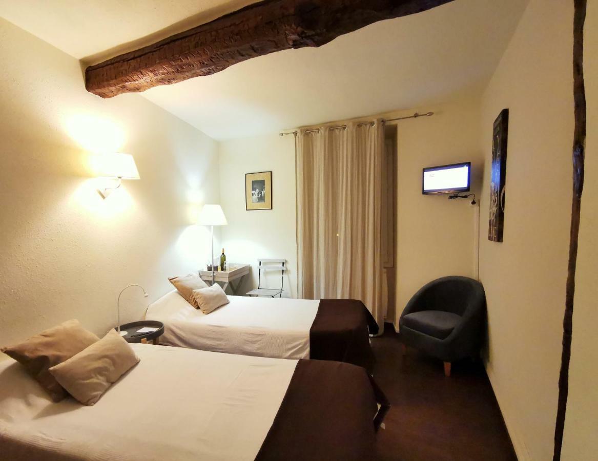 Logis Hotel Restaurant La Barguillere Saint-Pierre-de-Rivière エクステリア 写真
