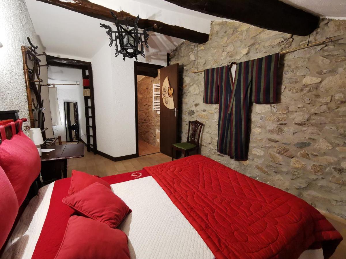 Logis Hotel Restaurant La Barguillere Saint-Pierre-de-Rivière エクステリア 写真